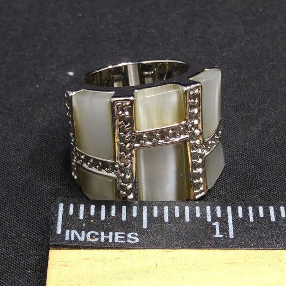 Vintage Frosted Glass Rhinestone Wide Band Ring Silver Tone Size 6 - Picture 7 of 8